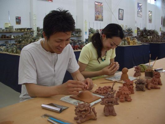 Shisa Pottery Workshop Ryukyu Kiln “Hands-on experience of making Shisa”