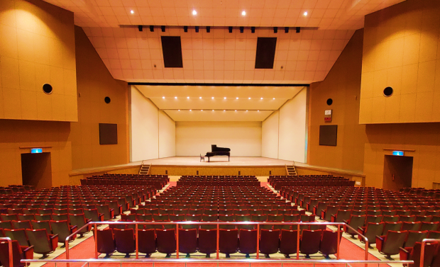 宜野湾市民会館