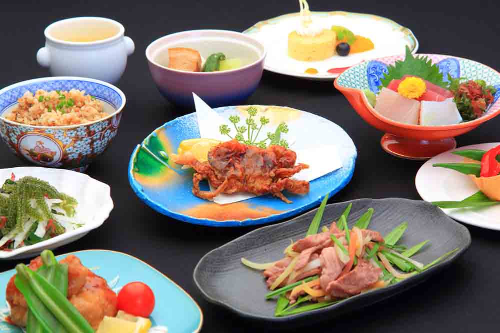 Kaiseki dishes made with island ingredients