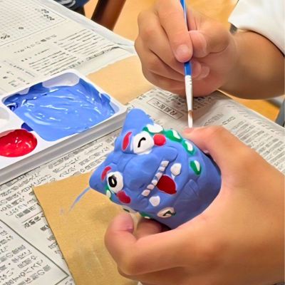 シーサー工房まぶやー・シーサー絵付け体験