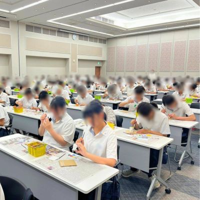 シーサー工房まぶやー・シーサー絵付け体験