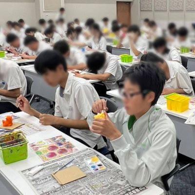 シーサー工房まぶやー・シーサー絵付け体験