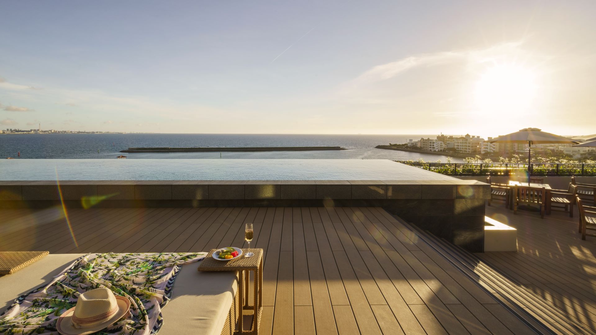 MB Gallery Rooftop Pool